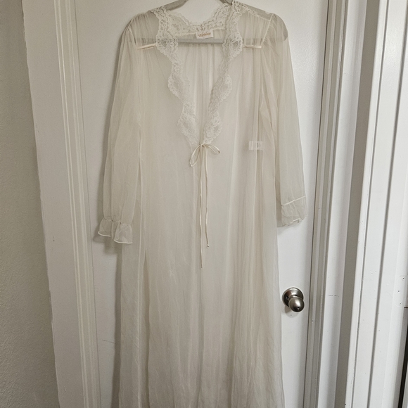 Lace Sheer Robe - Cream - Picture 2 of 8